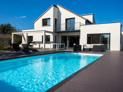 piscine maison moderne